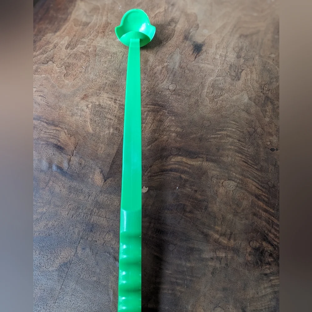 Last Chance! Tossing Toy for Dogs Green with Ergonomic Handle Outdoor Fun